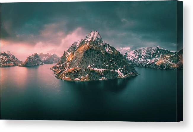Lofoten Canvas Print featuring the photograph Sunset at Reine by Henry w Liu