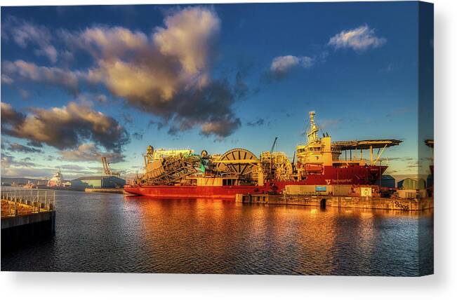 Scotland Canvas Print featuring the photograph The Technip by Micah Offman