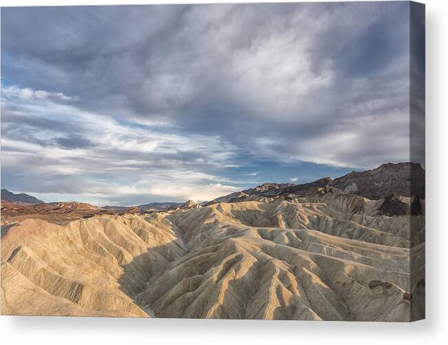 Horizontal Canvas Print featuring the photograph Inter Twine by Jon Glaser