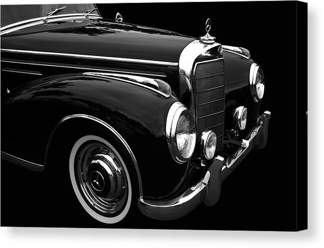 Mercedes Benz Canvas Print featuring the photograph MB by Bill Dutting