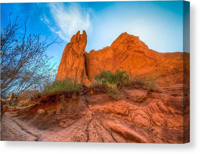 Garden Of The Gods Canvas Print featuring the photograph Sky Pincher by Spencer McDonald