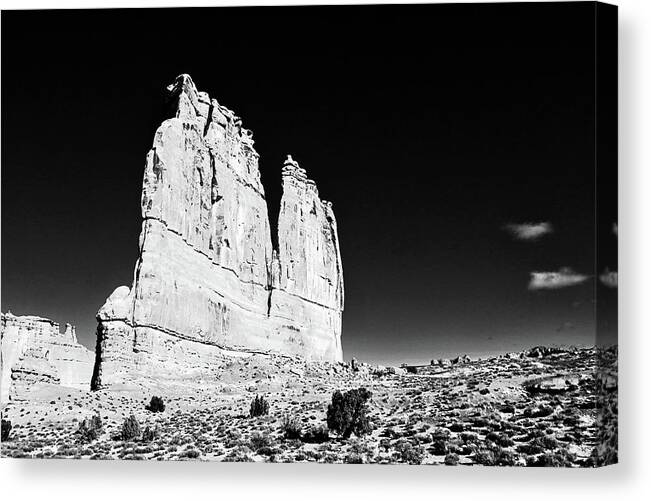 Black And White Canvas Print featuring the photograph Arches 14156 BW by Rick Perkins