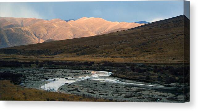 Tibet Canvas Print featuring the photograph Plateau Scenery by Yue Wang