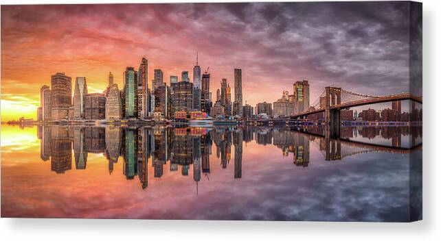 New York Canvas Print featuring the photograph Glow by lvaro Prez