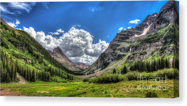 Maroon Bells Canvas Print featuring the photograph Maroon Bells by Franz Zarda