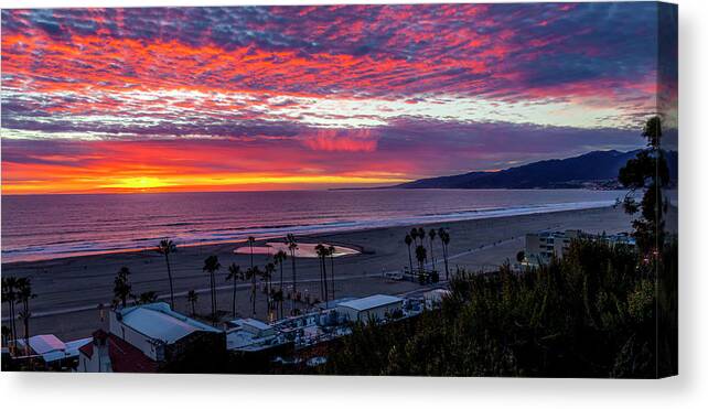 Sunset Santa Monica Bay Panorama Canvas Print featuring the photograph Golden Horizon At Sunset - Panorama by Gene Parks