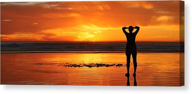 Sunset Canvas Print featuring the photograph Seaside Reflections by Christy Pooschke