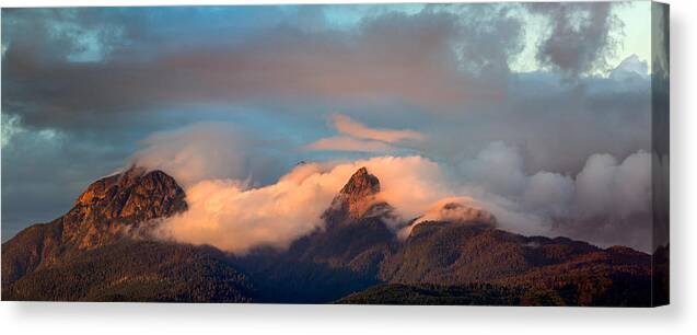 Alpenglow Canvas Print featuring the photograph Golden Ears Sunset by Michael Russell