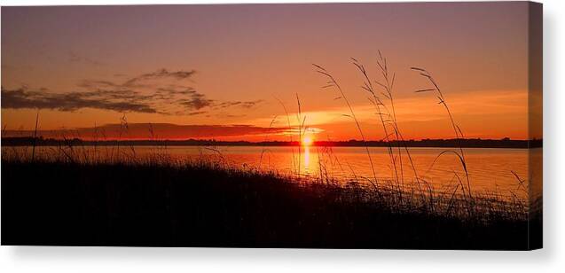 Canada Canvas Print featuring the photograph Good Morning ... by Juergen Weiss