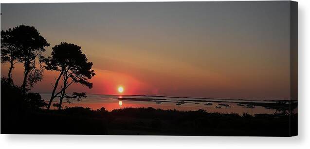 Sunrise Canvas Print featuring the photograph Daybreak in Edgartown by Lori Ippolito