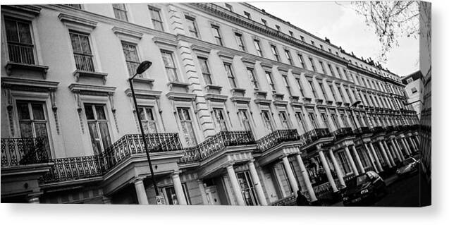 London Canvas Print featuring the photograph Taking a Stroll by Steven Taylor