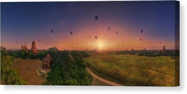 Bagan Canvas Print featuring the photograph Sunrise In Bagan by Felipe Souto