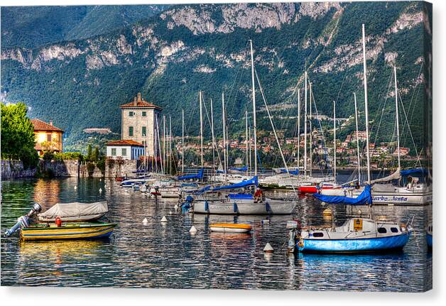 Italy Canvas Print featuring the photograph Lake Como by Uri Baruch