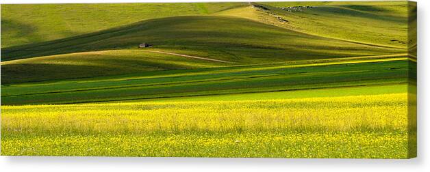 Tranquility Canvas Print featuring the photograph Painting a day by Edoardogobattoni.net