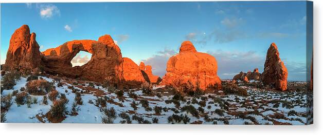 Landscape Canvas Print featuring the photograph Window Arch by Jonathan Nguyen