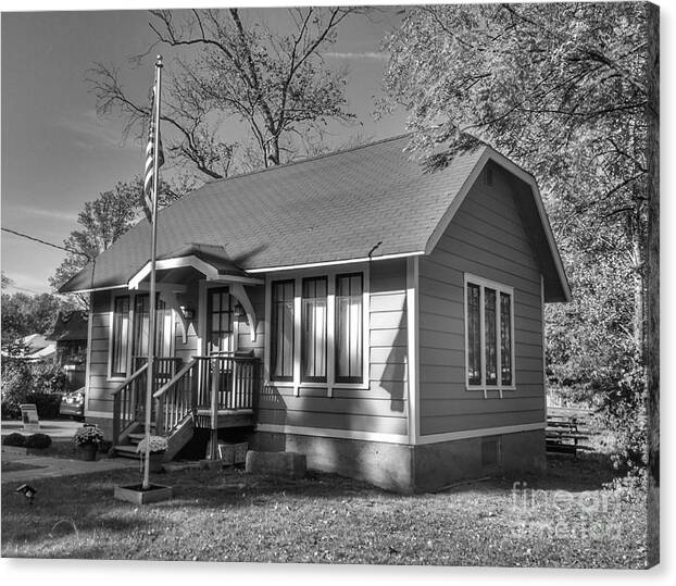 Lincoln Park Canvas Print featuring the photograph Lincoln Park Old Library by Christopher Lotito