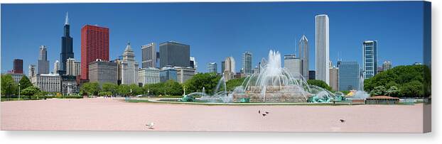 Panoramic Canvas Print featuring the photograph Usa, Michigan, Chicago, Buckingham by Travelpix Ltd