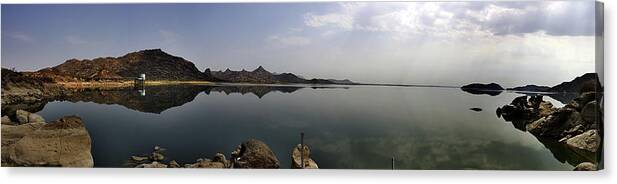 Tranquility Canvas Print featuring the photograph Sabarmati River Surrounded By Taranga by Ashish Shah