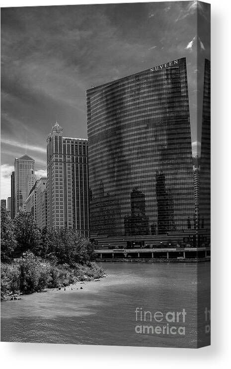 Chicago Canvas Print featuring the photograph 333 W Wacker Chicago #1 by Cheryl Hurtak