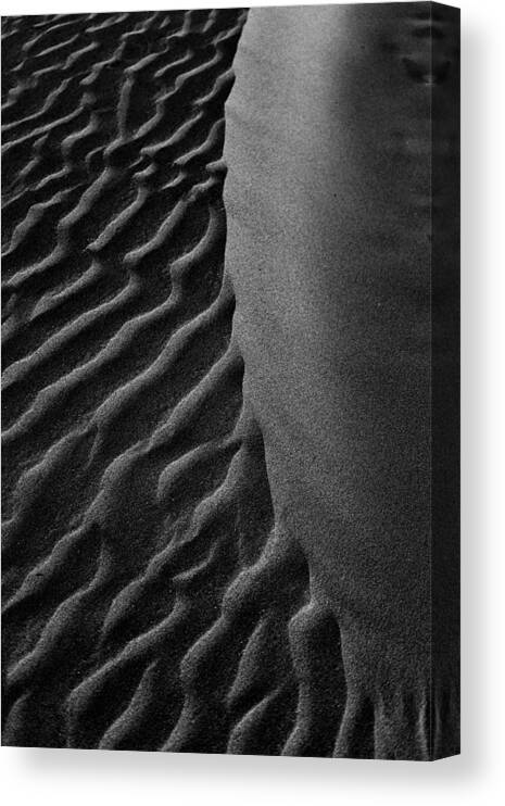 Benone Canvas Print featuring the photograph Benone curves by Nigel R Bell