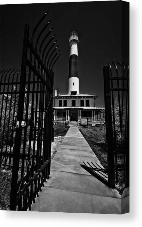 Black And White Canvas Print featuring the photograph Big Dude by Robert McCubbin