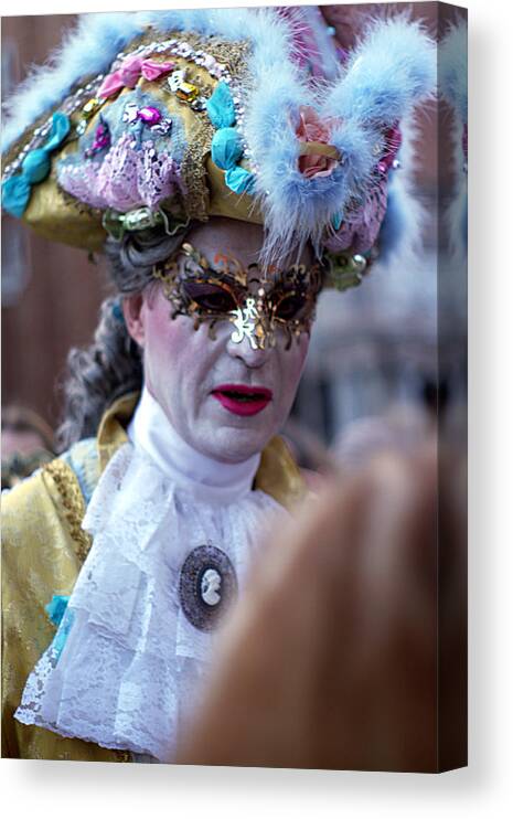 Venice Canvas Print featuring the photograph Costumed Venice Dandy by Suzanne Powers