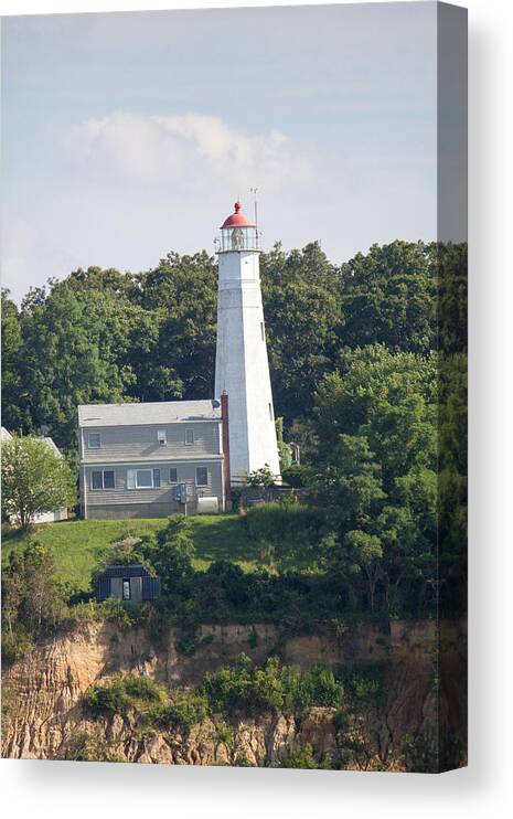 Eatons Neck Lighthouse Canvas Print featuring the photograph Eatons Neck Lighthouse by Susan Jensen