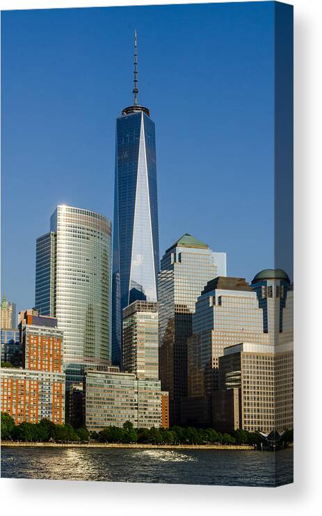 Freedom Tower Canvas Print featuring the photograph Freedom Tower by Frank Mari