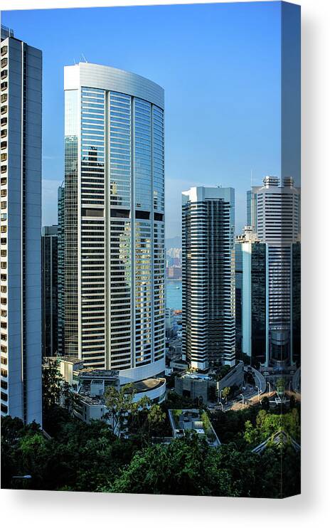 Outdoors Canvas Print featuring the photograph Hong Kong by Wing H Tam