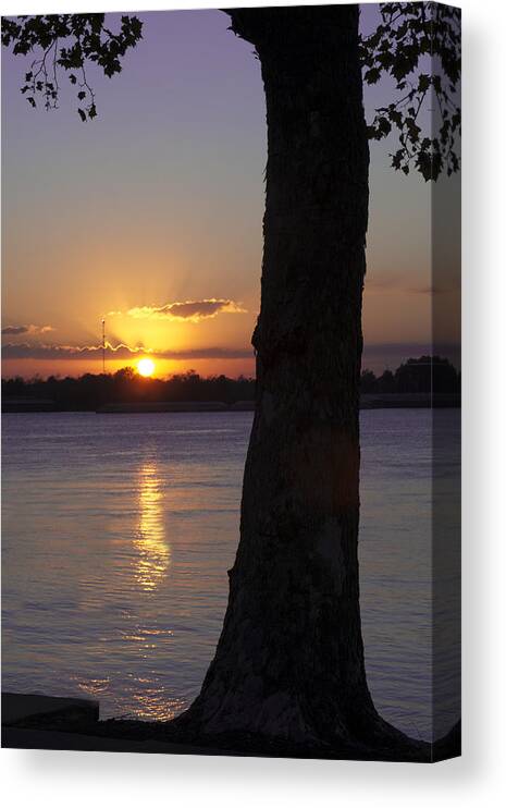 Mississippi Canvas Print featuring the photograph Leake Avenue Mississippi River Sunset by Ray Devlin