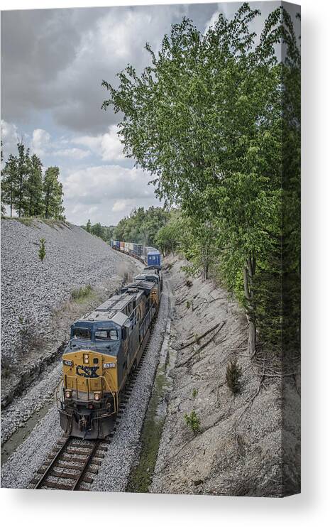 Csx Canvas Print featuring the photograph May 21 2014 - A CSX Q029 at Nortonville Ky by Jim Pearson
