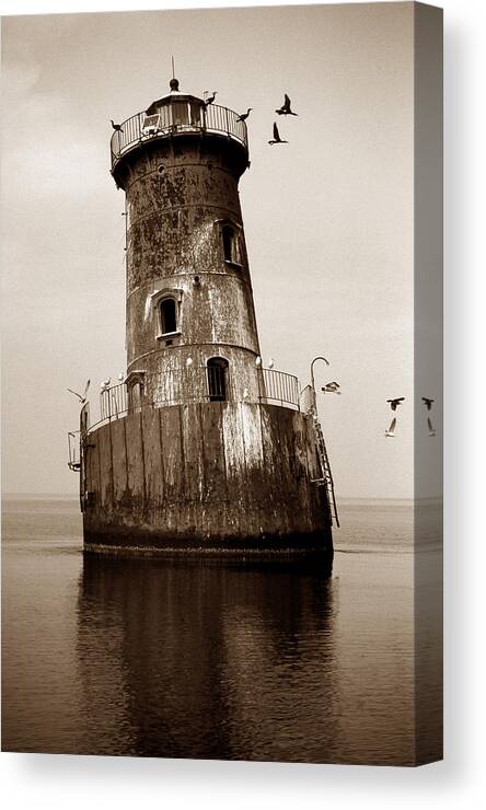 Lighthouse Canvas Print featuring the photograph Sharps Island Lighthouse by Skip Willits