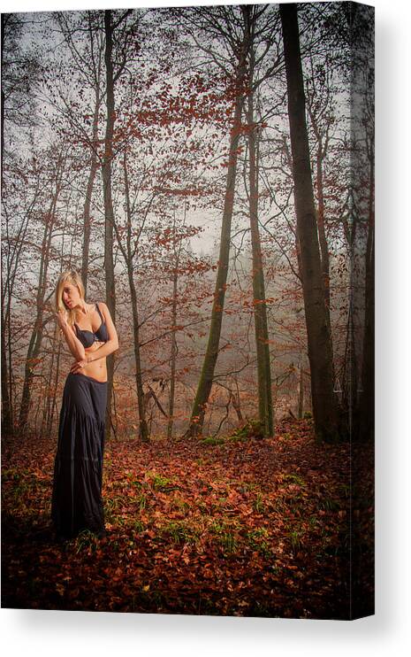 Woman Canvas Print featuring the photograph Sideview by Ralf Kaiser