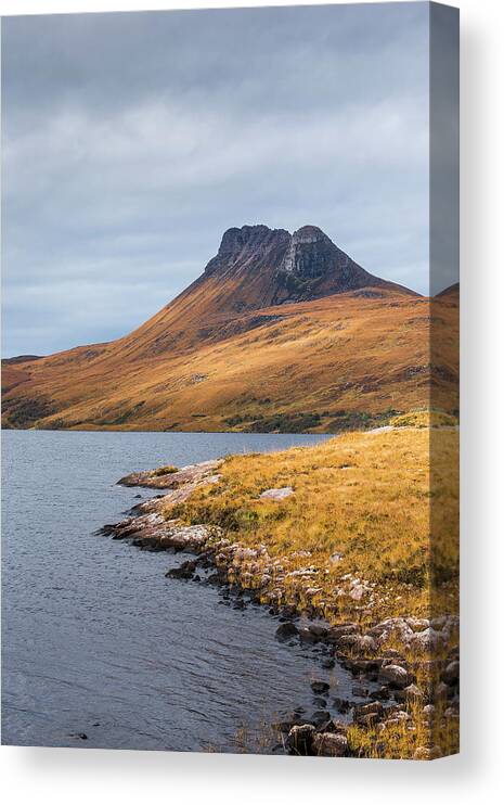 Scenics Canvas Print featuring the photograph Stac Pollaidh by José Gieskes Fotografie