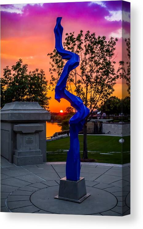 Sunset Canvas Print featuring the photograph Sunset Sculpture by Ron Pate