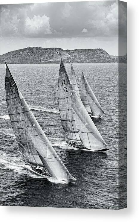 B&w Canvas Print featuring the photograph The race by Gary Felton