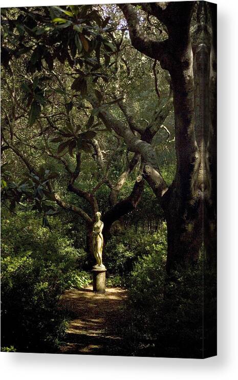 North Carolina Canvas Print featuring the photograph Virginia Dare Statue by Greg Reed