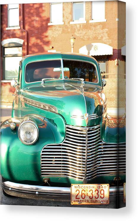 Wisconsin Canvas Print featuring the photograph Wisconsin 1940 by Tammy Schneider