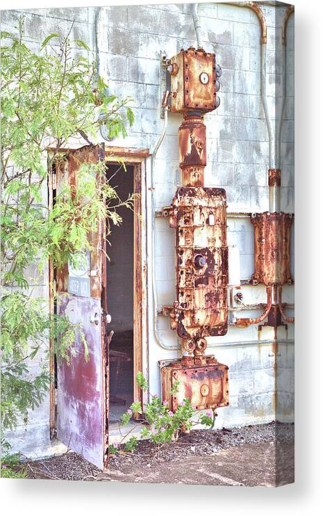 13754 Canvas Print featuring the photograph Backside Rust by Gordon Elwell