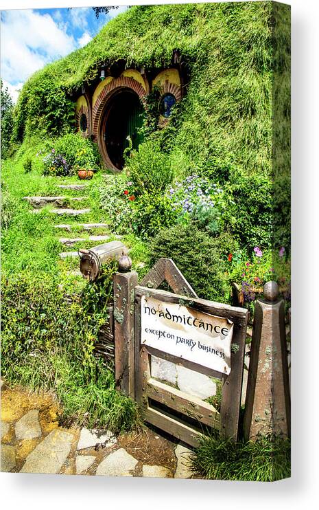 Stay a night in a real Hobbit hole as Airbnb comes to Middle Earth |  Stuff.co.nz
