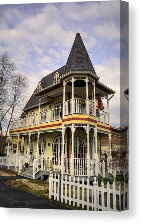 Louisville Canvas Print featuring the photograph Clarkesville House by FineArtRoyal Joshua Mimbs