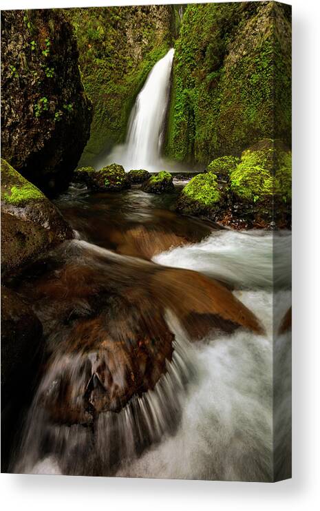 Oregon Canvas Print featuring the photograph Columbia Cleft by Mike Lang