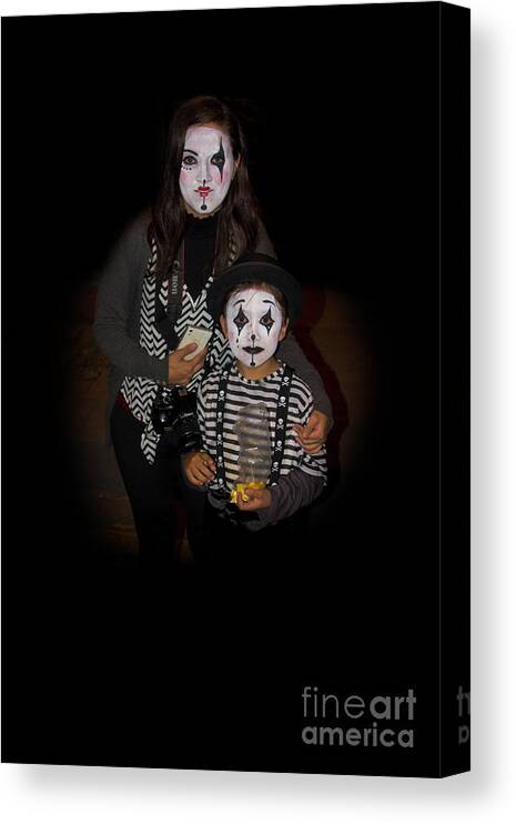 Mom Canvas Print featuring the photograph Cuenca Kids 950 by Al Bourassa