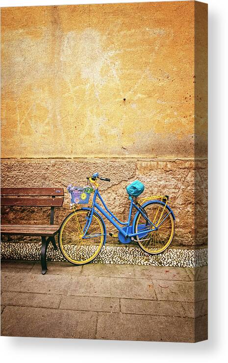 Bicycle Canvas Print featuring the photograph Italian Charm by Catherine Reading