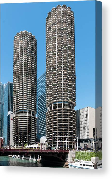 Chicago Canvas Print featuring the photograph Marina City by David Levin