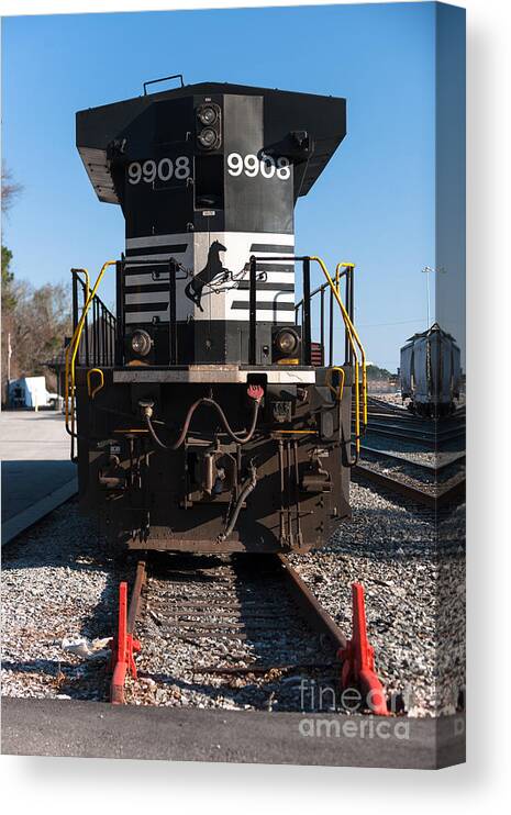Train Canvas Print featuring the photograph NS Engine 9908 by Dale Powell