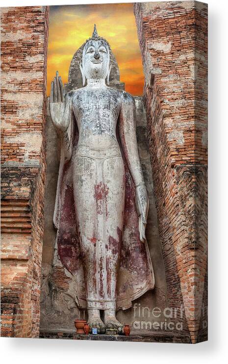 Phra Attharot Canvas Print featuring the photograph Phra Attharot Buddha by Adrian Evans