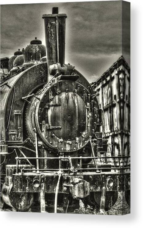 Illinois Canvas Print featuring the photograph Rusting Locomotive by Roger Passman