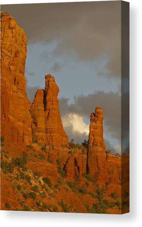 Red Rocks Canvas Print featuring the photograph Sedona Sunset by Tom Kelly