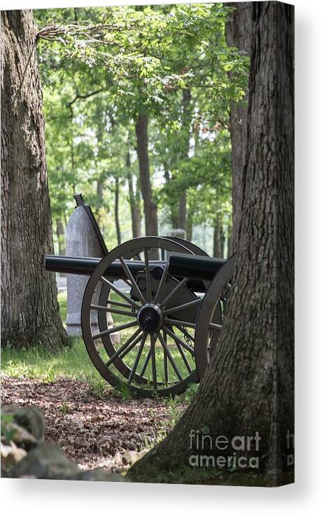 Us Civil War Canvas Print featuring the photograph Seminary Ridge Cannons by David Bearden